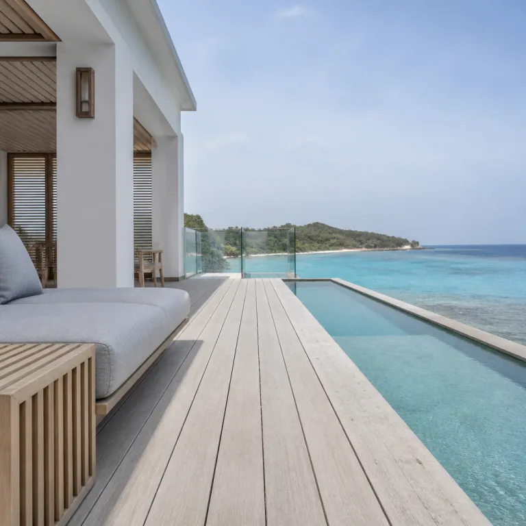What to do in Roatán for an elevated Caribbean stay